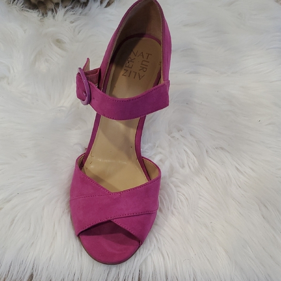 Naturalizer Pink Fucha Strappy Heels Shoes - Picture 13 of 14